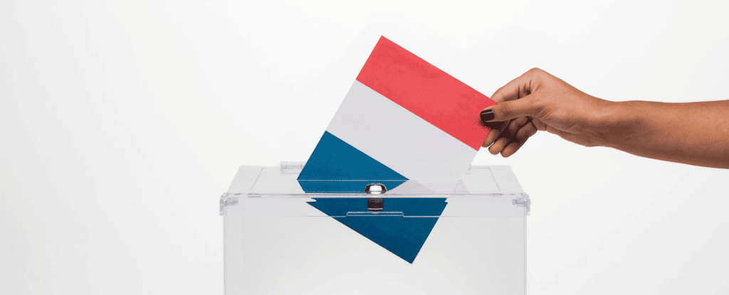 Infographie en 4 étapes pour préparer sereinement la cession de son entreprise avant 2027 : valorisation, simulation fiscale, définition du seuil de décision, et anticipation du délai de cession